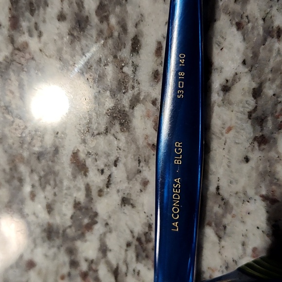 Eyeglass frames like new  see pics for size - Picture 2 of 3